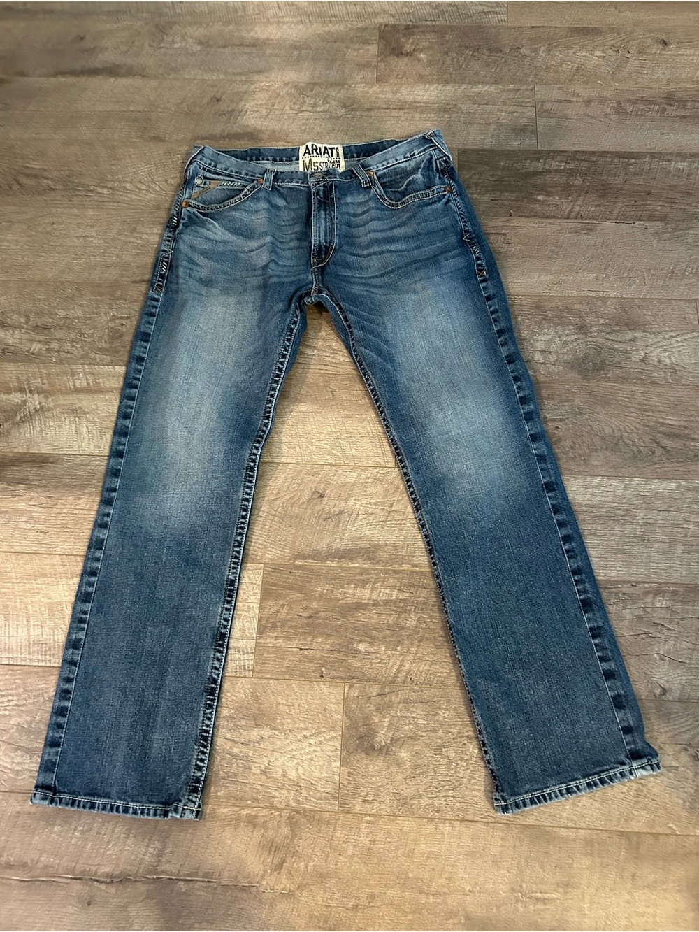 Ariat Men’s Faded Blue Straight Jeans size 38 x 34